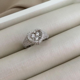 ANEL PT CORAÇÃO CRAV 3 PEDRAS