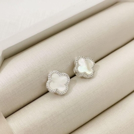 BR PT VIRGINIA BRANCA CRAVEJADA