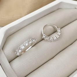 ANEL PT MEIA ALIANÇA 7P CRISTAIS