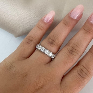 ANEL PT MEIA ALIANÇA PEDRAS 4MM