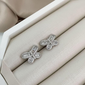 BR PT BORBOLETA EM PEDRAS CRAV