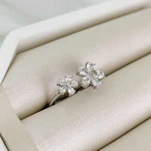 ANEL PT 2 FLORES CRAVEJADA