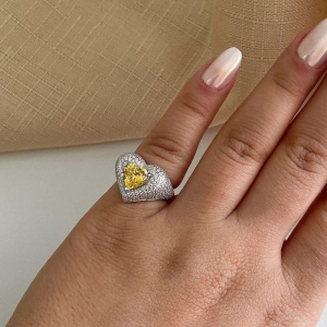 ANEL PT CORAÇÃO CRAV/ PEDRA AMARELA