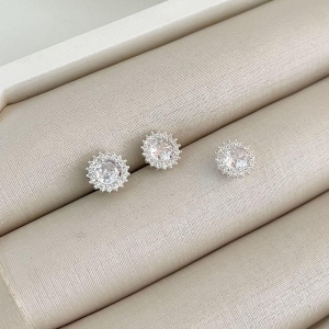 CONJ PT EM PEDRA CRAVEJADA