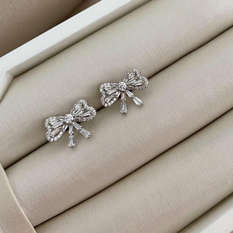 BR PT LAÇO EM PEDRAS CRISTAIS