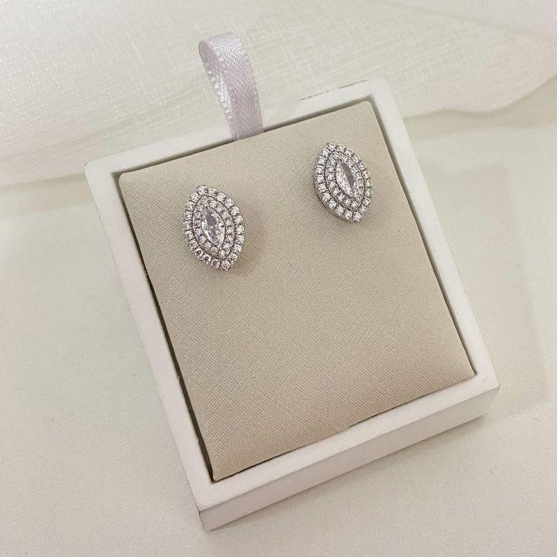 BR PT PEDRA CRISTAL CRAVEJADA