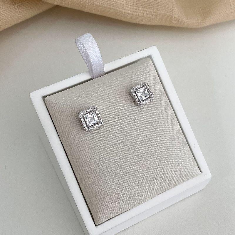 BR PT QUADRADA CRAVEJADA