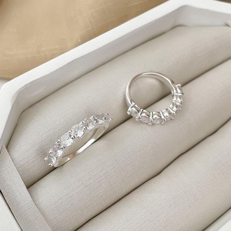 ANEL PT MEIA ALIANÇA 7P CRISTAIS