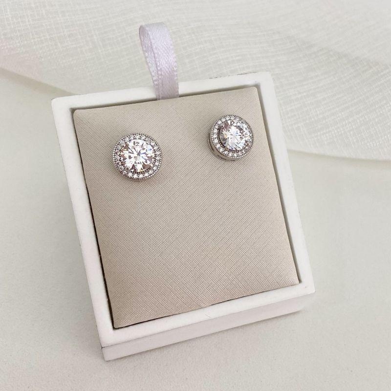 BR PT PEDRA CRISTAL CRAVEJADA 6MM