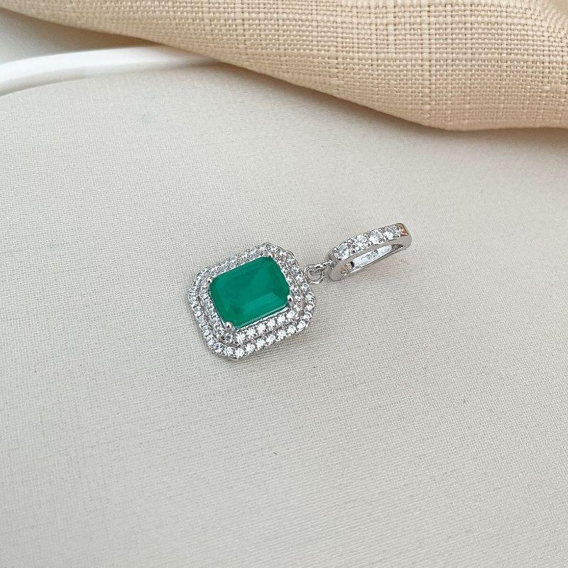 PG PT PEDRA CRAVEJADA