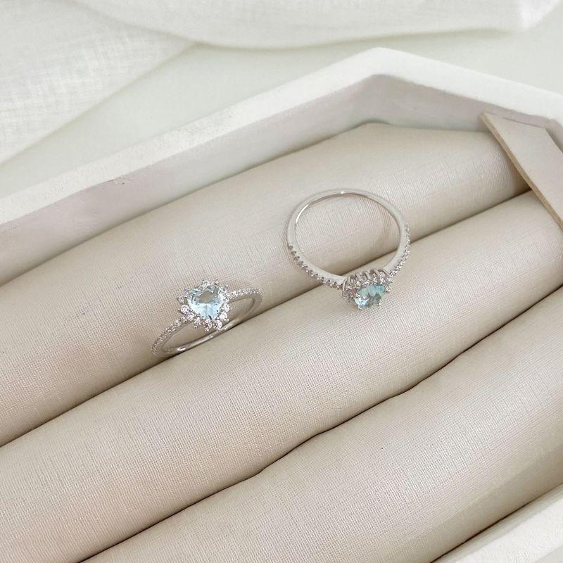 ANEL PT CORAÇÃO AZUL CLARO CRAVEJADO 5*5MM