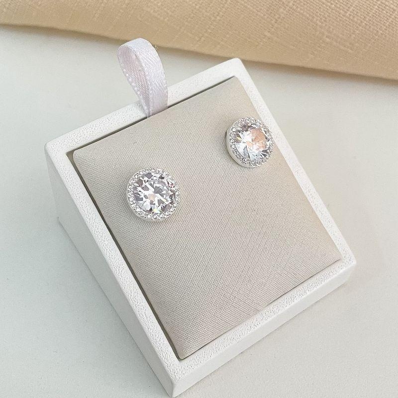 BR PT PEDRA CRISTAL CRAVEJADA