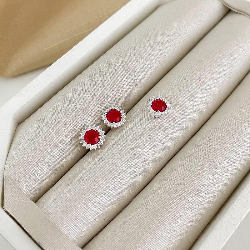 CONJ PT EM PEDRA CRAVEJADA