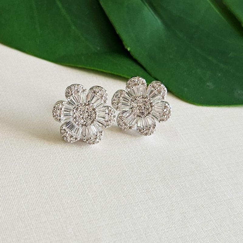 BR PT FLOR CRAVEJADA