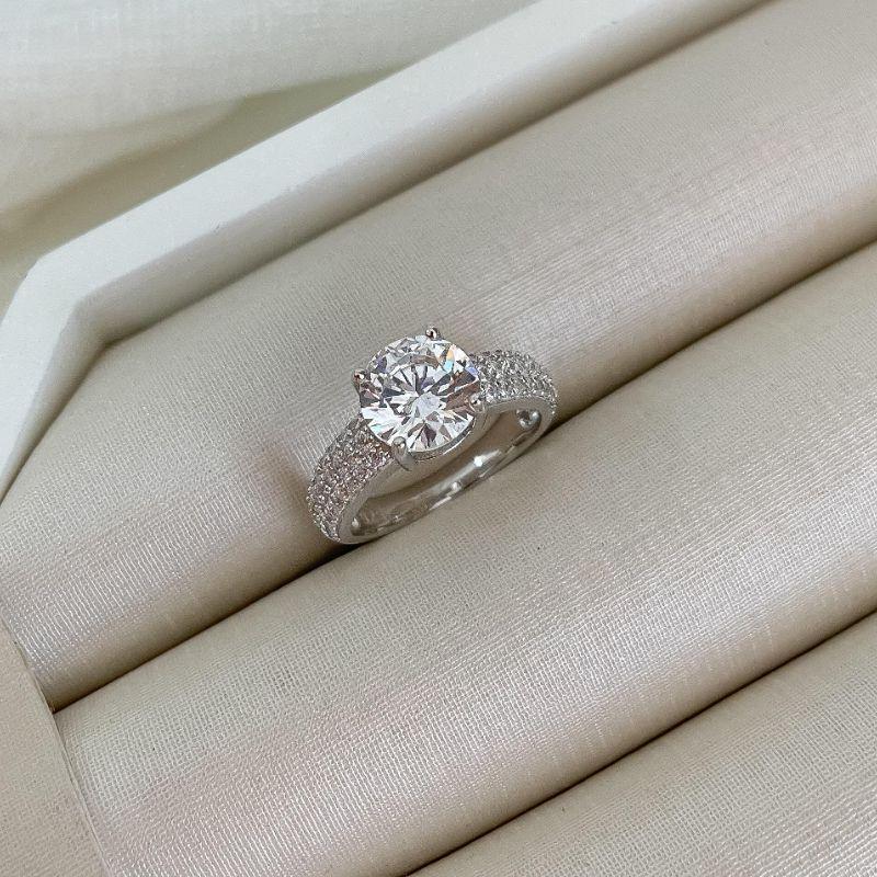 ANEL PT SOLITÁRIO CRAVEJADO 8MM