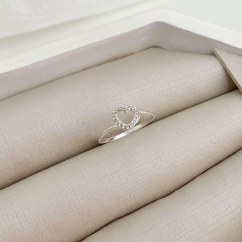 ANEL PT FINO 1 CORAÇÃO CRAVEJADO