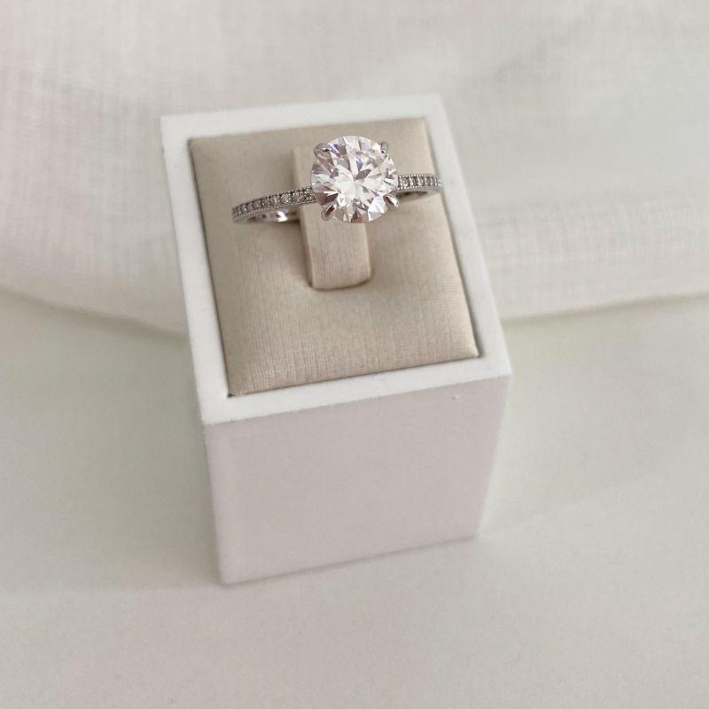 ANEL PT SOLIT CRAV MOISSANITE 8MM