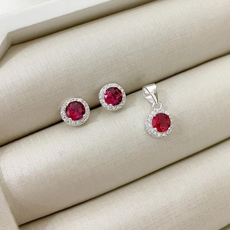 CONJ PT P VERMELHA CRAVEJADA