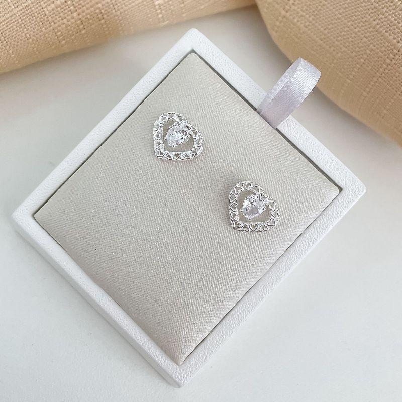 BR PT CORAÇÃO VAZADO PEDRA CRISTAL