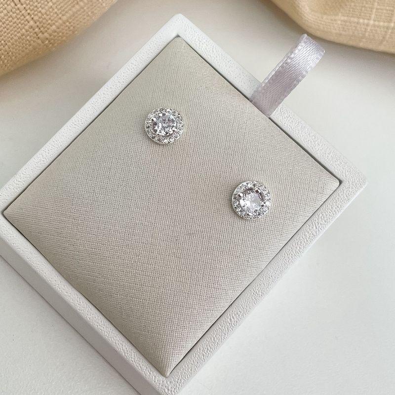 BR PT PEDRA CRISTAL CRAVEJADA